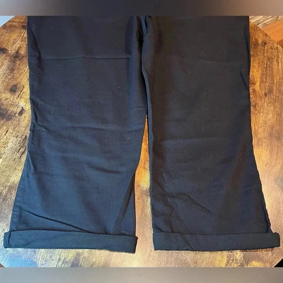 TORRID | DENIM ladies plus size black cropped denim jeans. Size: 22 - Picture 12 of 16